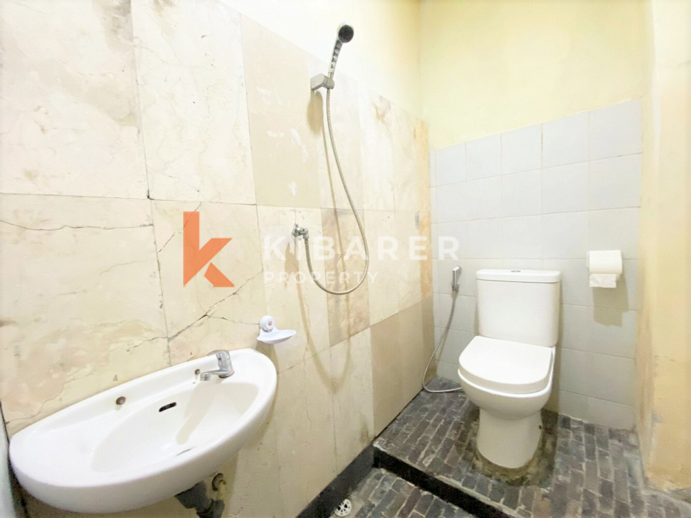 Six Bedroom Guest House For Yearly Rental Situated in Ungasan — image 18