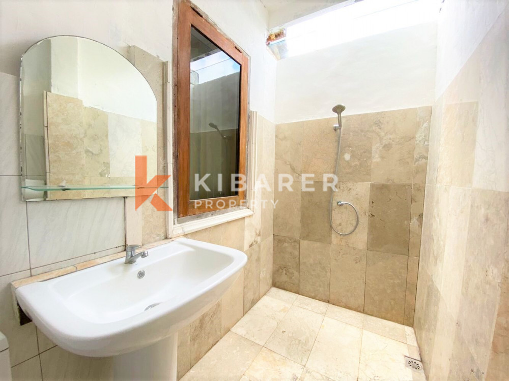 Six Bedroom Guest House For Yearly Rental Situated in Ungasan — image 19
