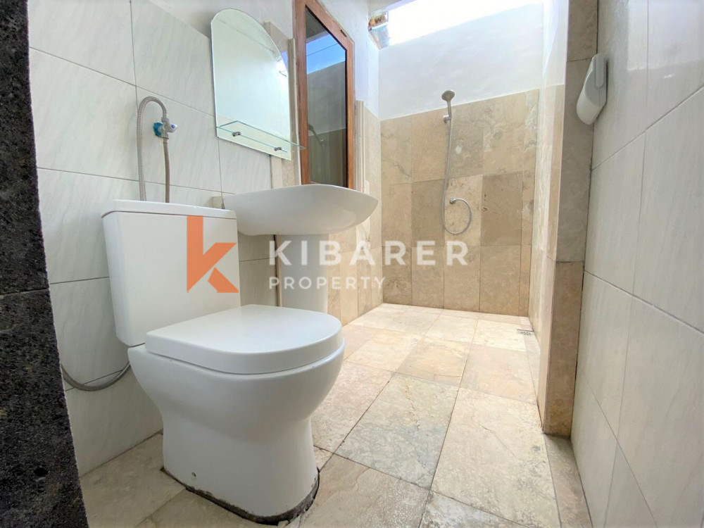 Six Bedroom Guest House For Yearly Rental Situated in Ungasan — image 17