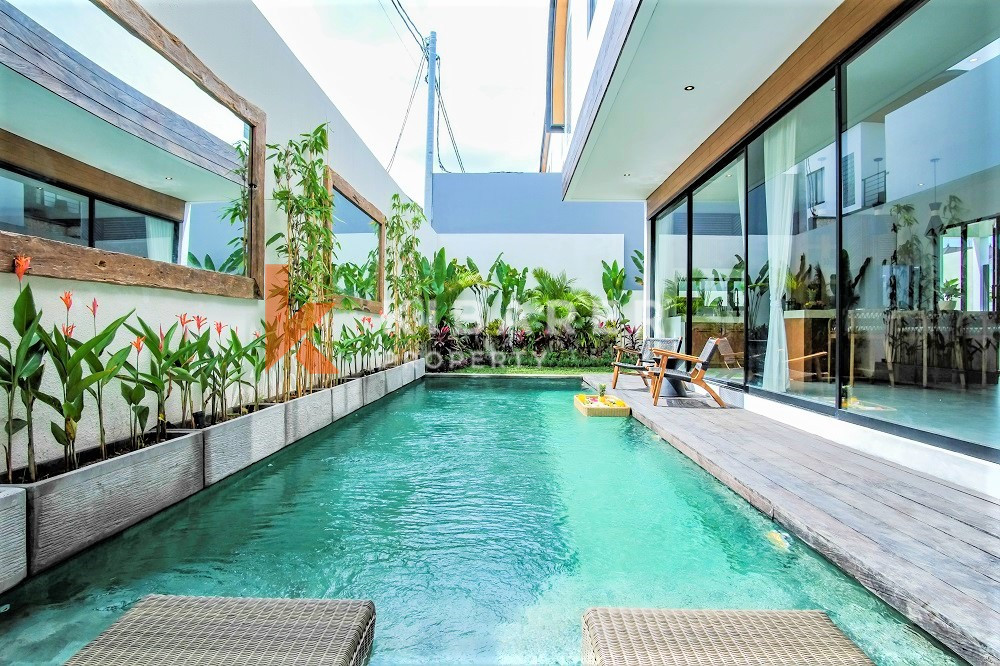 Stunning Three Bedrooms Enclosed Living Villa Walking Distance To Cemagi Beach — image 1