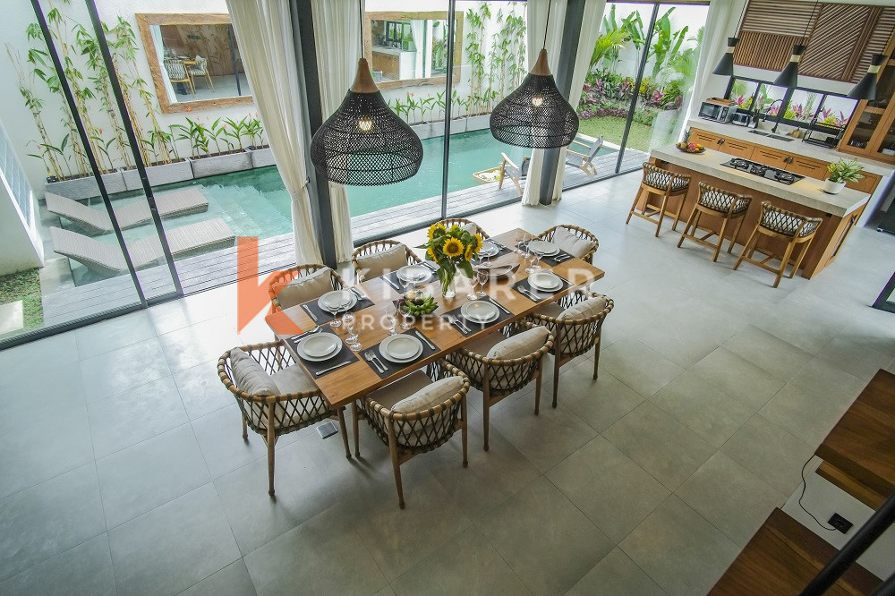 Beautiful Closed Three-Bedroom Villa within Walking Distance to Cemagi Beach — image 5