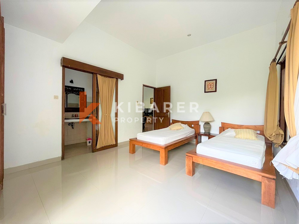 Magnificent Closed Three-Bedroom Villa Complex in Berawa — image 14