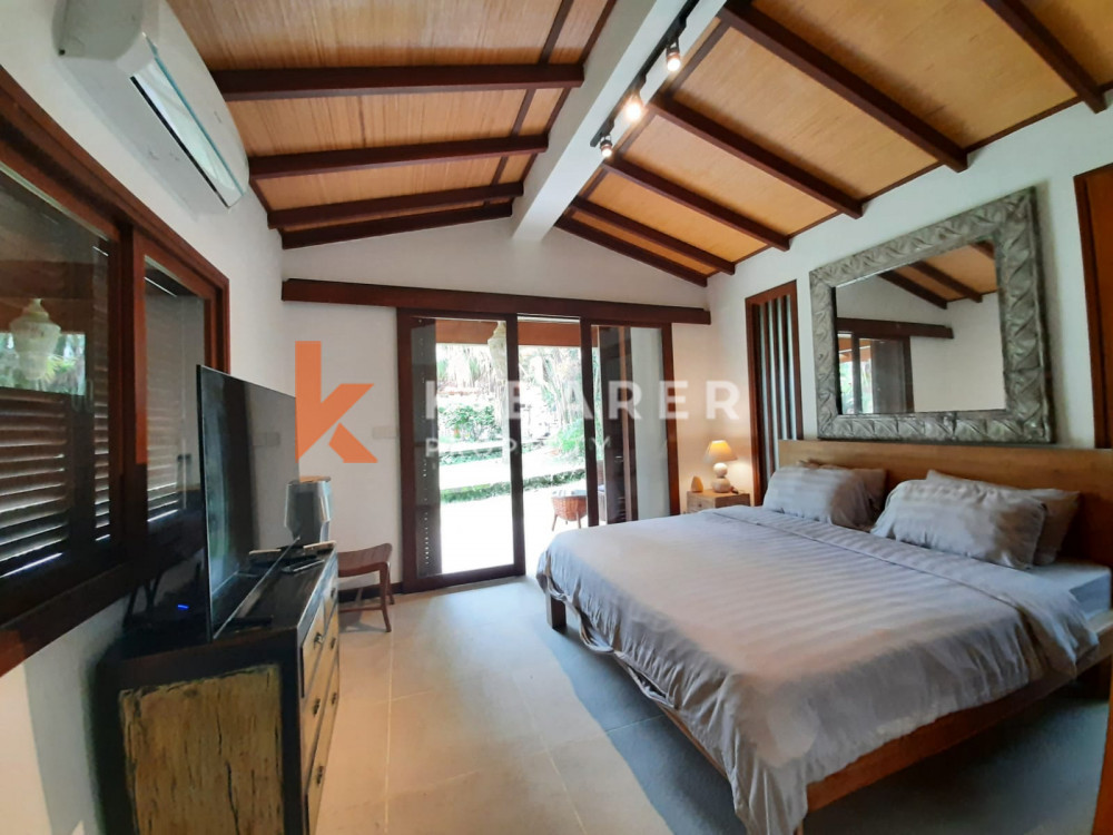 Stunning Five Bedroom Villa located in peaceful Canggu area — image 17