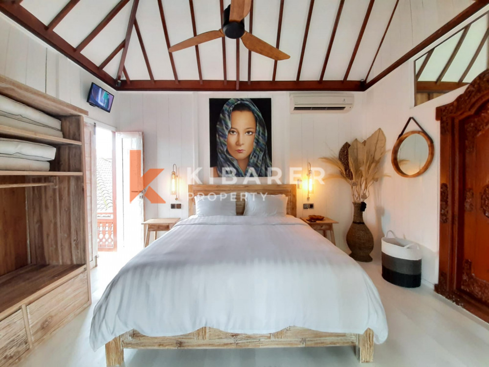 Stunning Five Bedroom Villa located in peaceful Canggu area — image 11