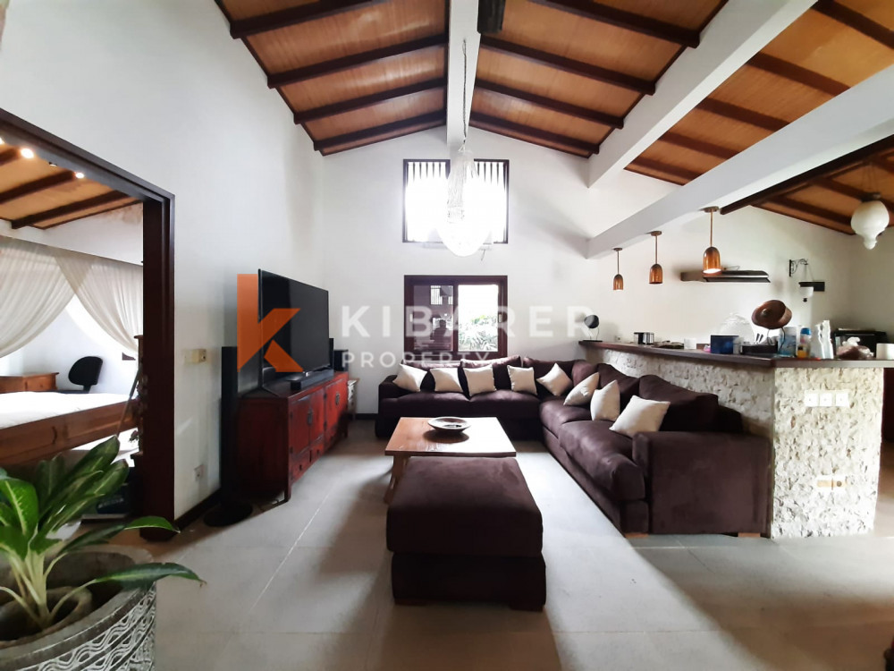 Stunning Five Bedroom Villa located in peaceful Canggu area — image 3