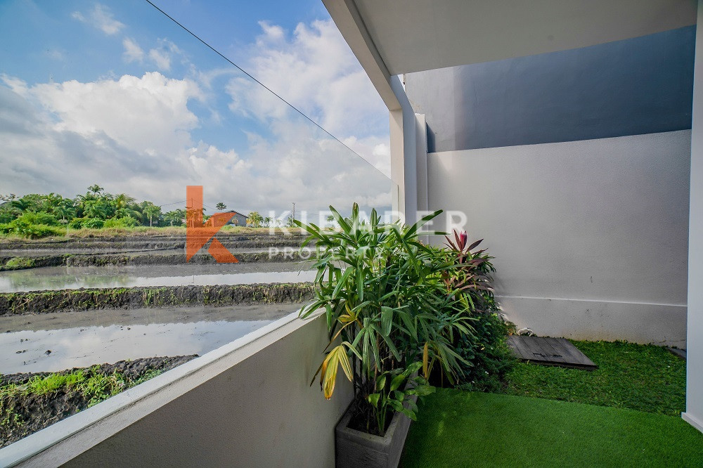 Superb Three-Bedroom Villa Within Walking Distance to Cemagi Beach — image 13