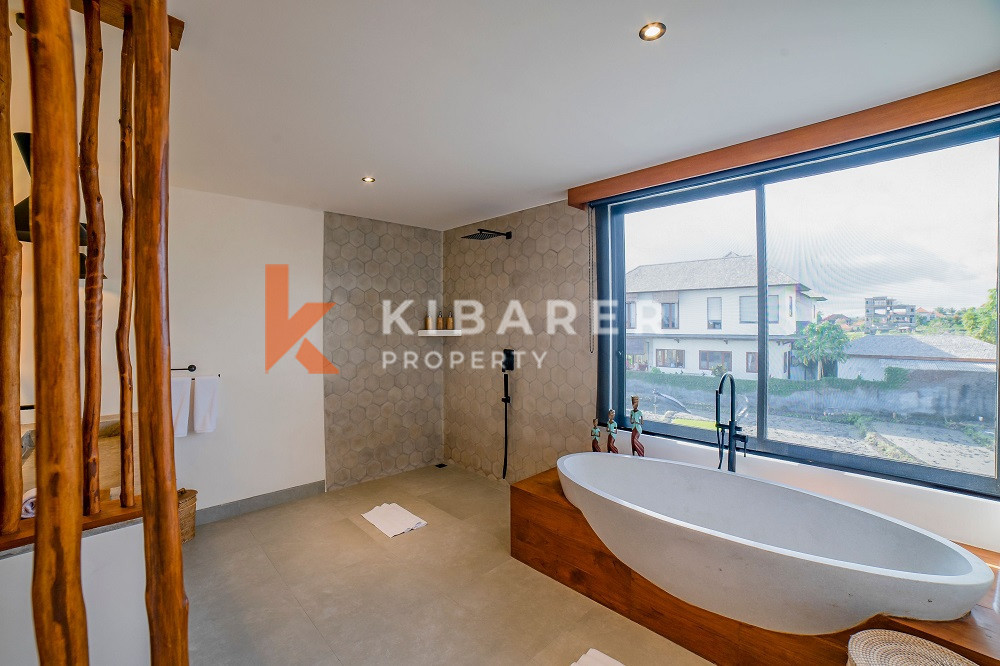 Stunning Three Bedroom Villa walking distance to Cemagi Beach — image 9