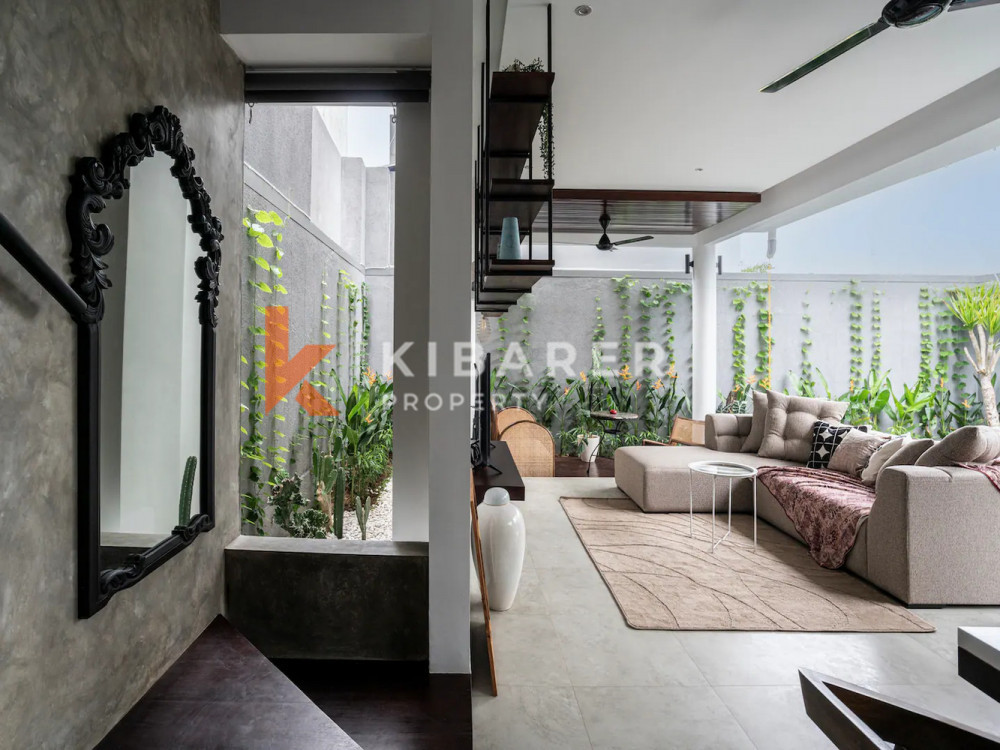 Modern Three-Bedroom Villa with Open Living Area Nestled in Ungasan — image 6