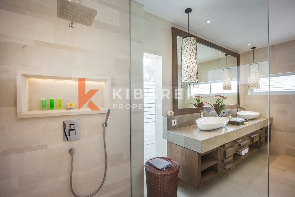 Stunning Four Bedroom Villa located in quiet Seminyak area — image 14