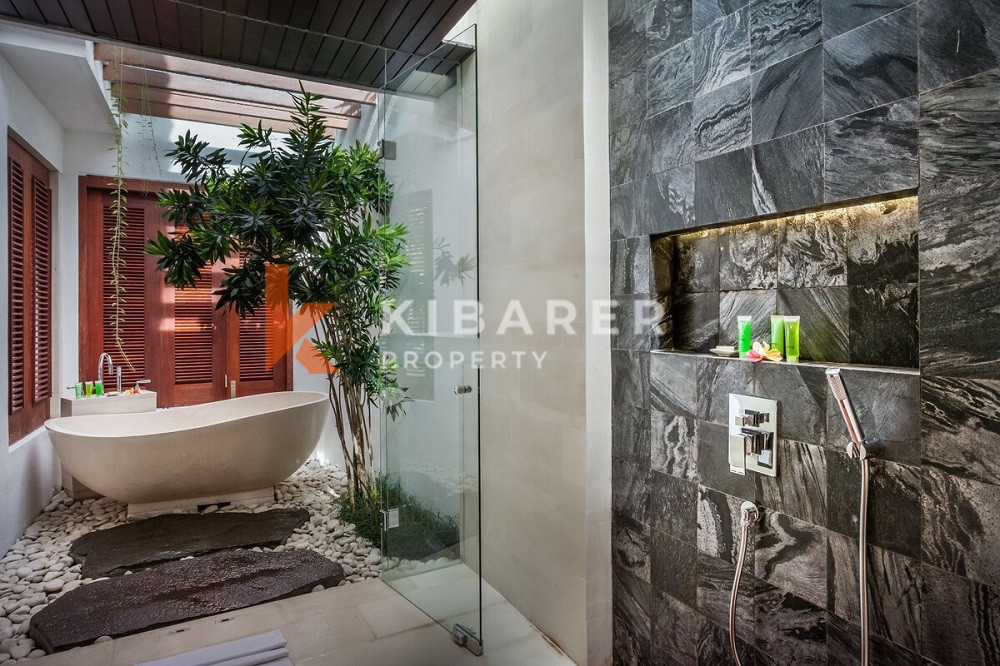 Stunning Four Bedroom Villa located in quiet Seminyak area — image 19