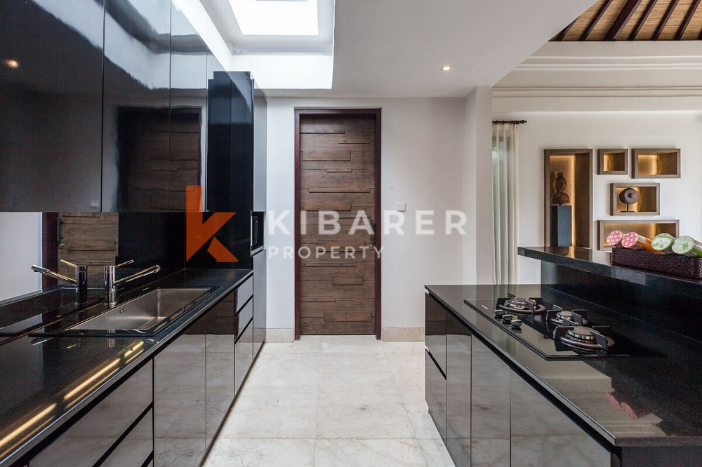 Stunning Four Bedroom Villa located in quiet Seminyak area — image 17