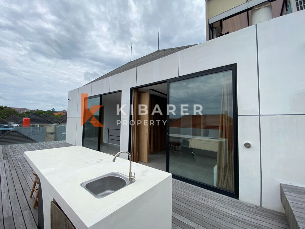 Modern Five-Bedroom Closed Living Villa Located in Jimbaran — image 1