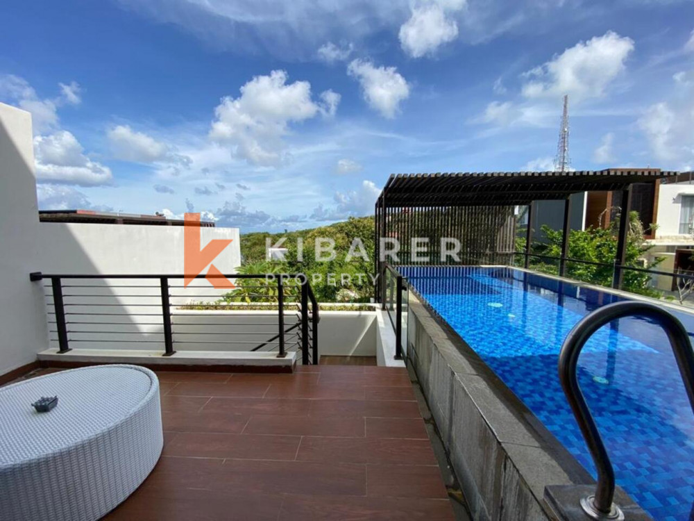 Wonderful Three Bedroom Bayview Villa With Enclosed Living in Nusa Dua — image 4
