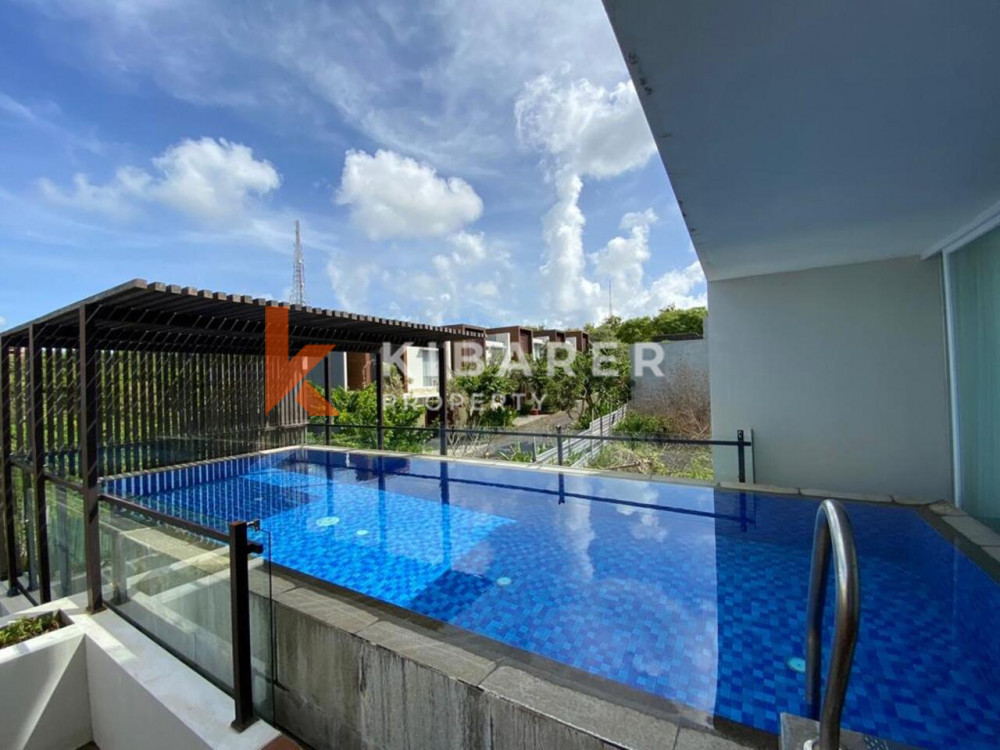 Wonderful Three Bedroom Bayview Villa With Enclosed Living in Nusa Dua — image 2