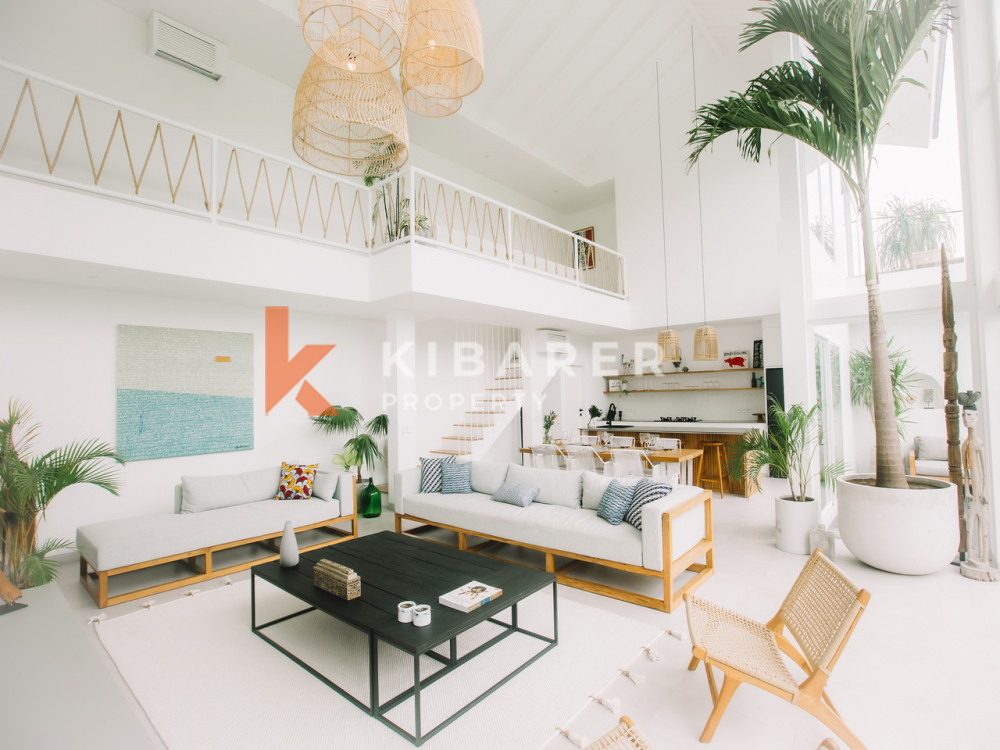Stunning Three Bedroom Villa Enclosed Living Room Situated in Canggu — image 3