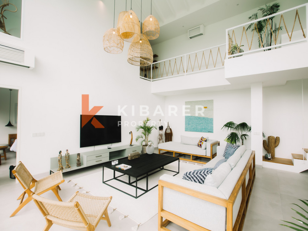 Stunning Three Bedroom Villa Enclosed Living Room Situated in Canggu — image 5