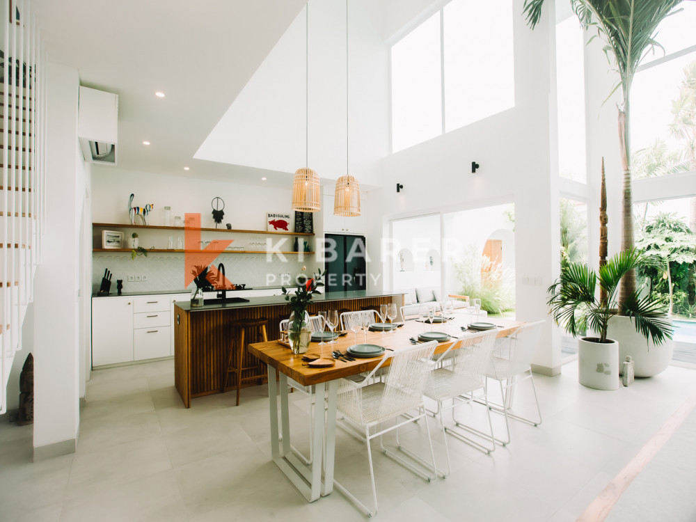 Stunning Three Bedroom Villa Enclosed Living Room Situated in Canggu — image 6