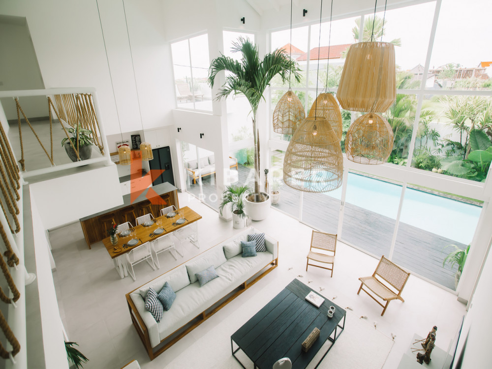 Stunning Three Bedroom Villa Enclosed Living Room Situated in Canggu — image 4