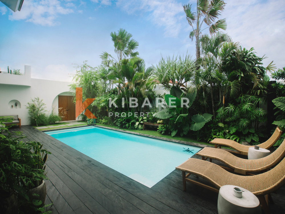 Stunning Three Bedroom Villa Enclosed Living Room Situated in Canggu — image 14
