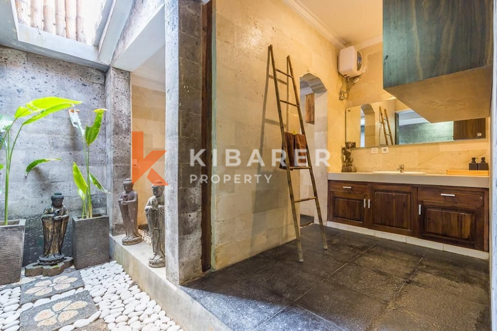 Beautiful Two Bedroom Joglo Villa situated in Canggu — image 6
