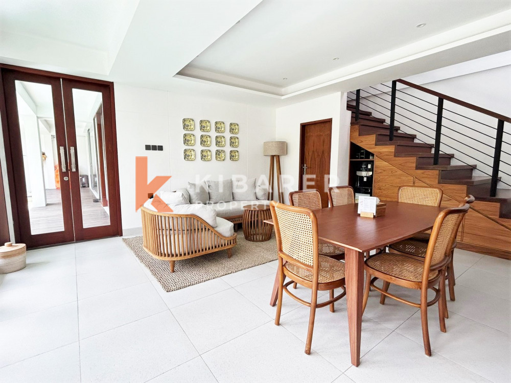 Beautiful Three Bedroom Enclosed Living Room Villa Situated in Seminyak — image 2