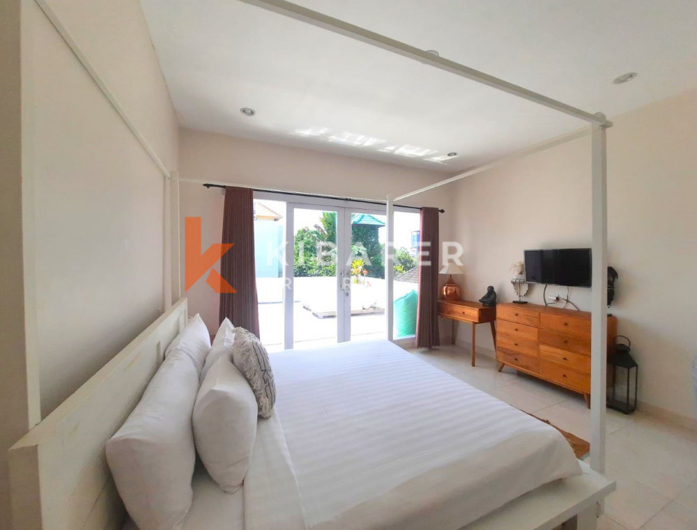 Two Bedroom Closed Living Boutique Villa in a Prime Seminyak — image 10