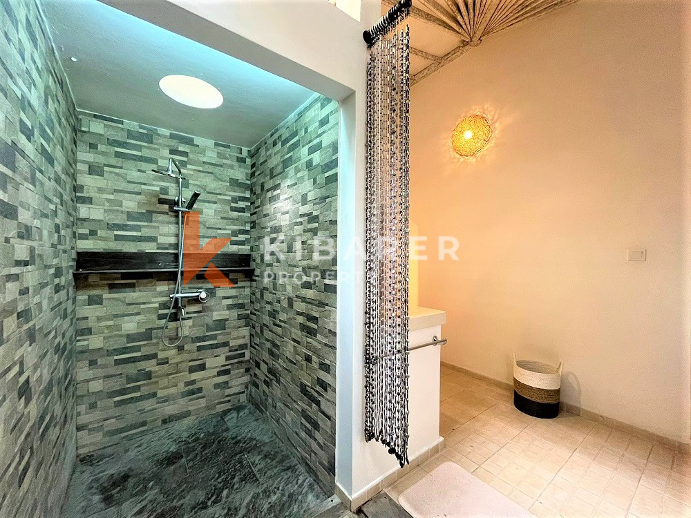 Beautiful Three Bedrooms Open Living Villa Located In Umalas — image 19