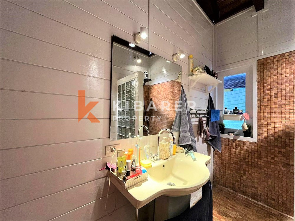 Near the Beach Beautiful Four-Bedroom Villa Located in Berawa — image 9