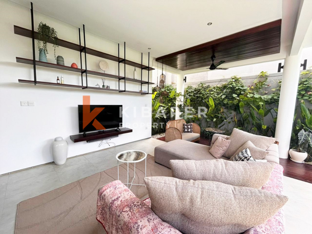 Modern Three-Bedroom Villa with Open Living Area Nestled in Ungasan — image 7