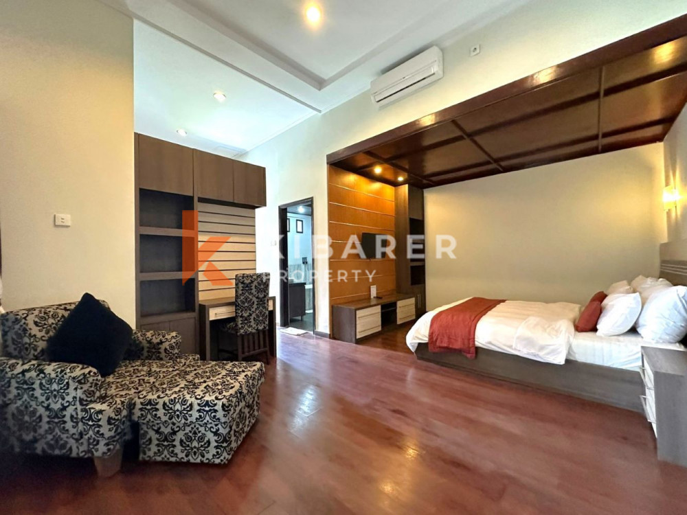 Homey Four Bedrooms Enclosed Living Villa Situated in Seminyak — image 11
