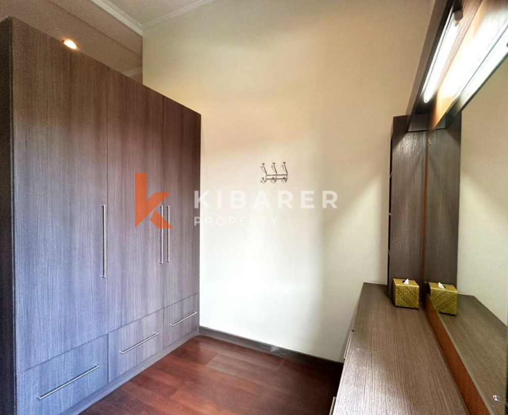 Homey Four Bedrooms Enclosed Living Villa Situated in Seminyak — image 12
