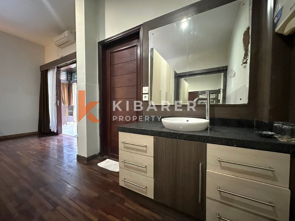 Homey Four Bedrooms Enclosed Living Villa Situated in Seminyak — image 6