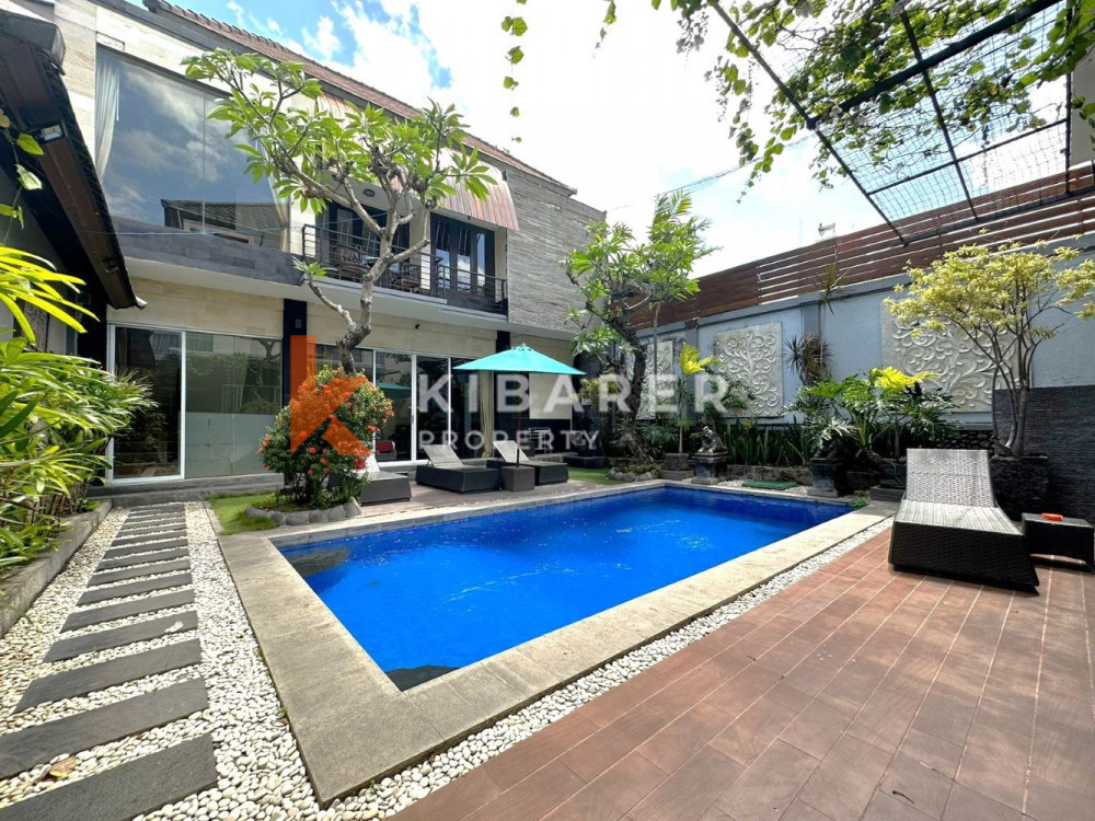 Homey Four Bedrooms Enclosed Living Villa Situated in Seminyak — image 1
