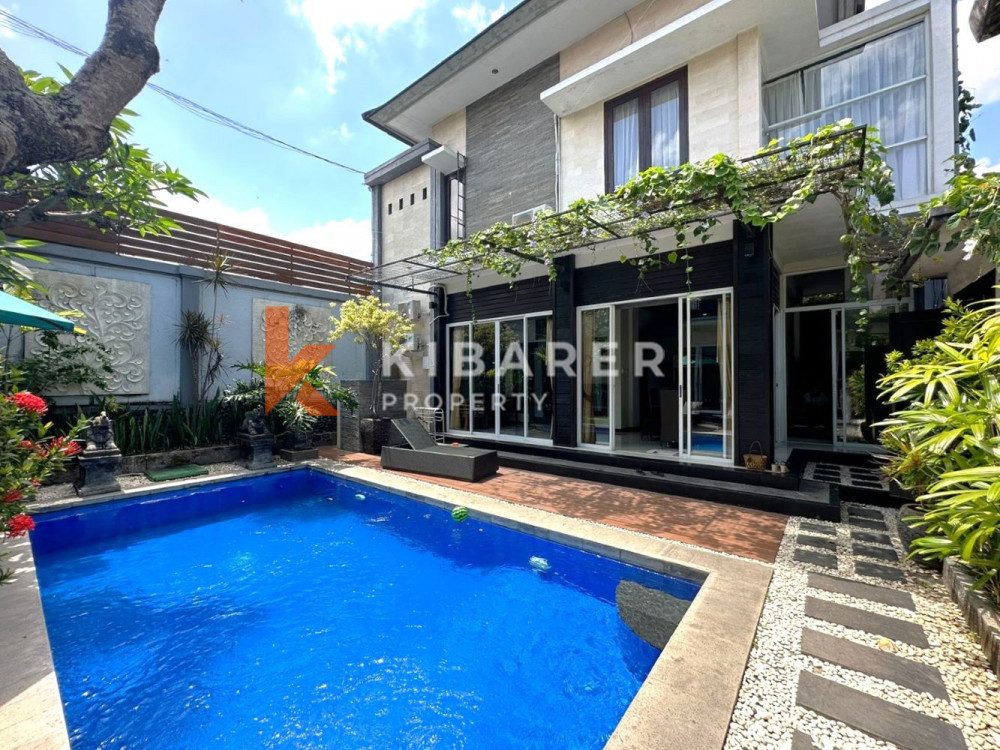 Homey Four Bedrooms Enclosed Living Villa Situated in Seminyak — image 14