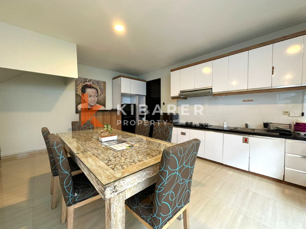 Comfortable Three-Bedroom Open Living Villa Nestled in Jimbaran — image 5