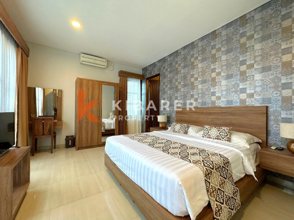 Comfortable Three-Bedroom Open Living Villa Nestled in Jimbaran — image 6