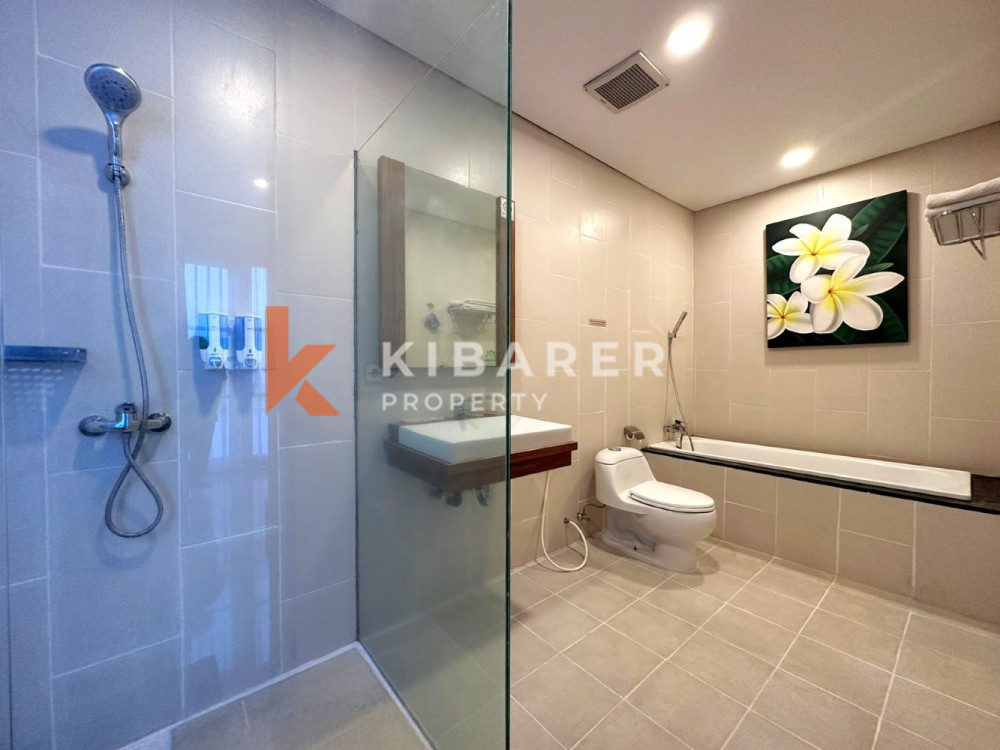 Comfortable Three Bedrooms Open Living Villa Nestled in Jimbaran — image 8