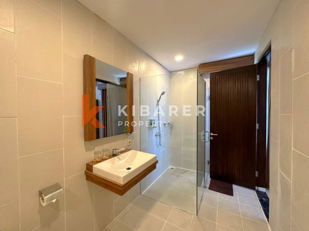 Comfortable Three-Bedroom Open Living Villa Nestled in Jimbaran — image 12