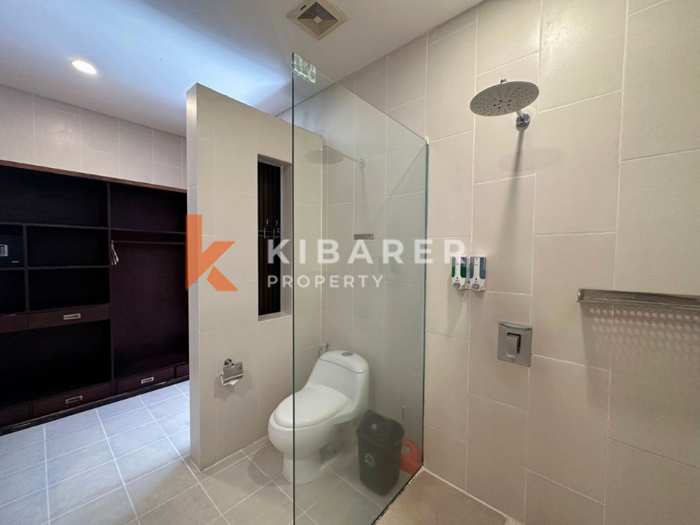 Beautiful Three-Bedroom Villa in Jimbaran — image 11