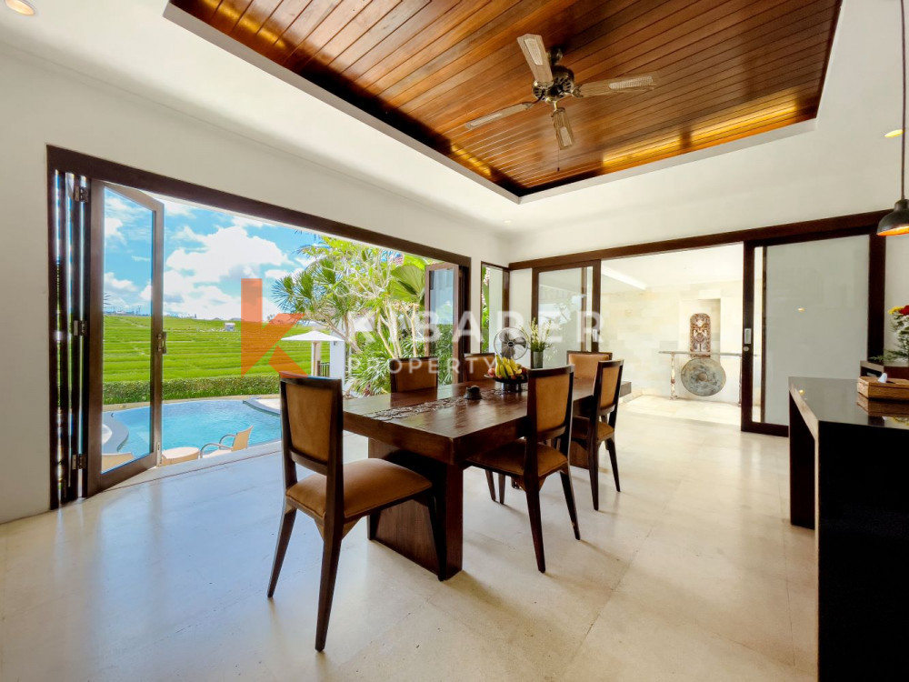 Spacious Three Bedroom Enclosed Living Villa with Overlooking Rice Field View in Canggu — image 6