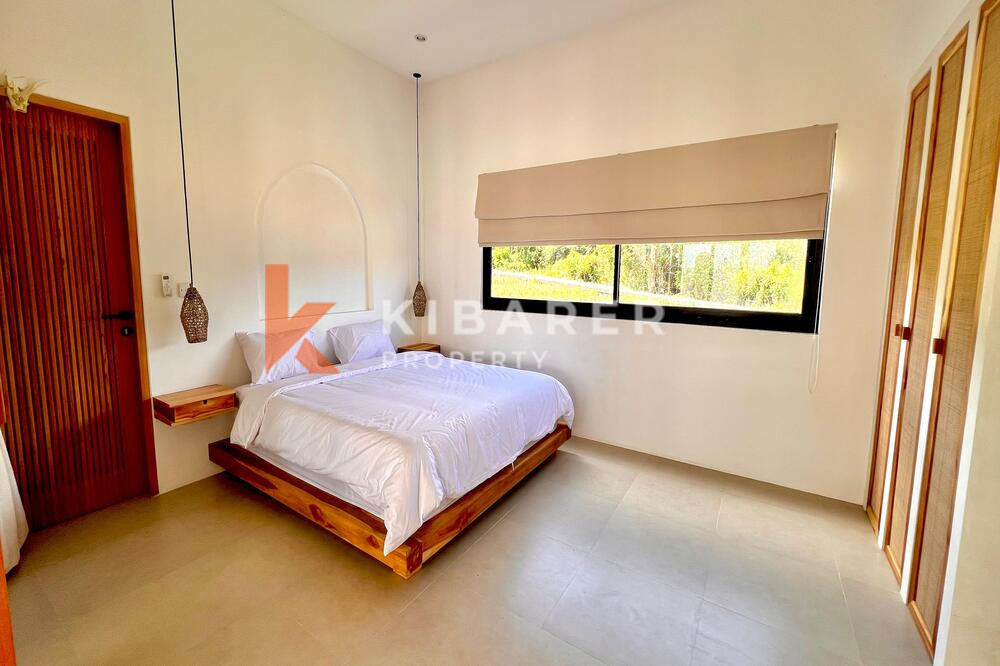 Brand New Mediterranean Three Bedroom Enclosed Livingroom Villa Set in Pererenan — image 10