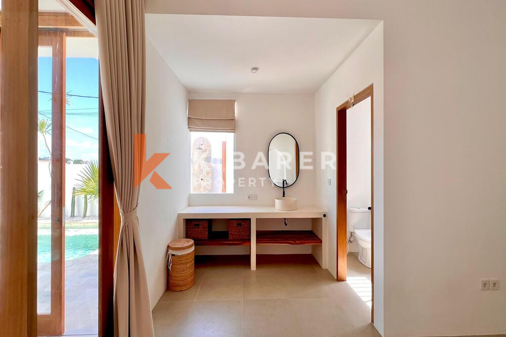 Brand New Mediterranean Three Bedroom Enclosed Livingroom Villa Set in Pererenan — image 13