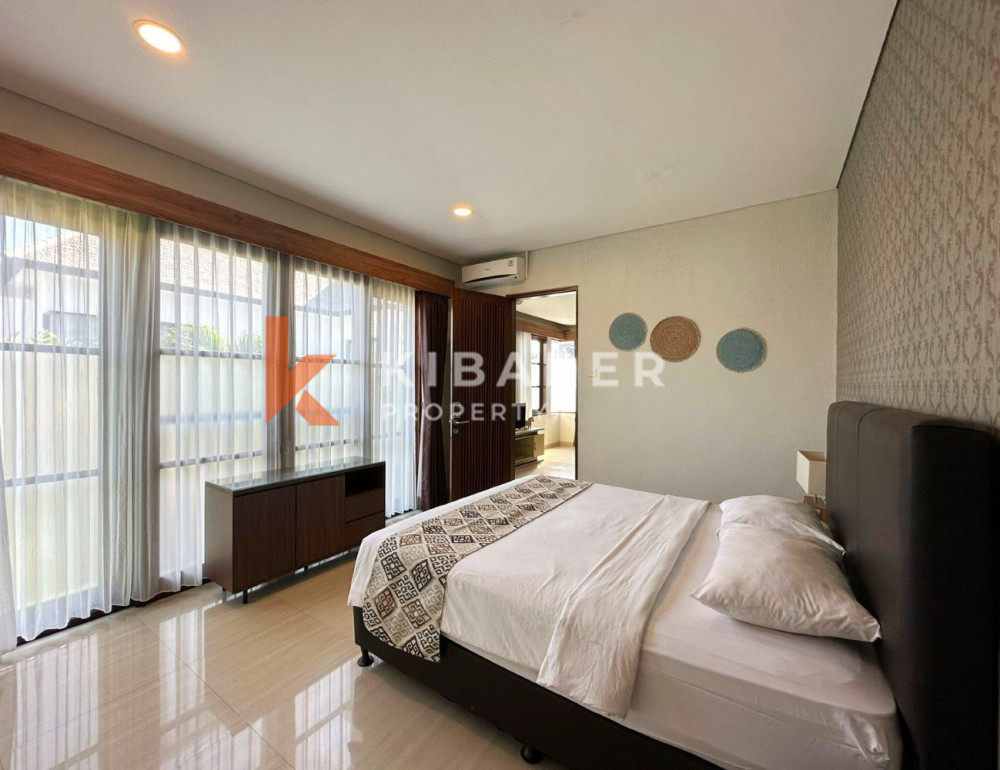 Beautiful Open Two-Bedroom Villa in a Complex in Jimbaran — image 13