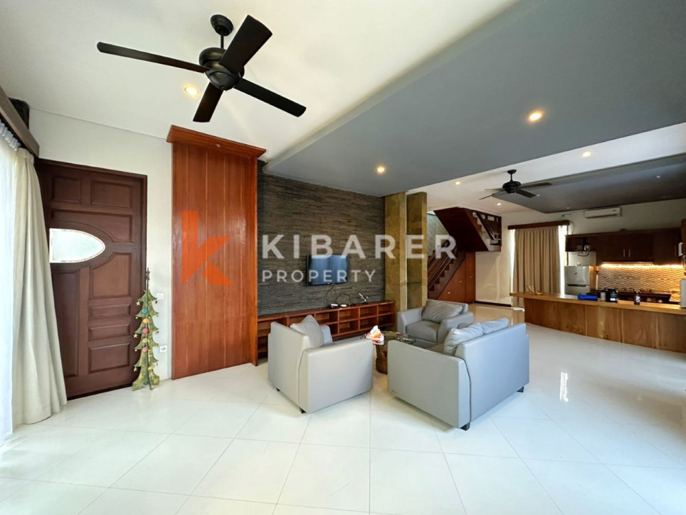 Homey Three Bedroom Villa Strategically Located in Seminyak — image 2