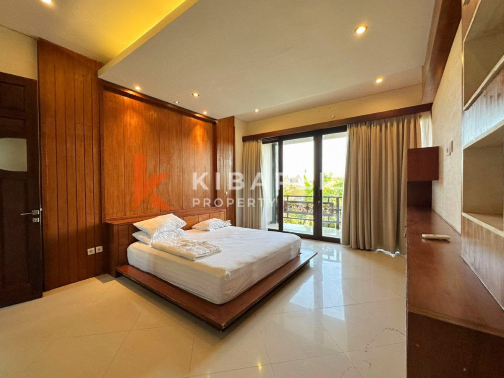 Homey Three Bedroom Villa Strategically Located in Seminyak — image 15