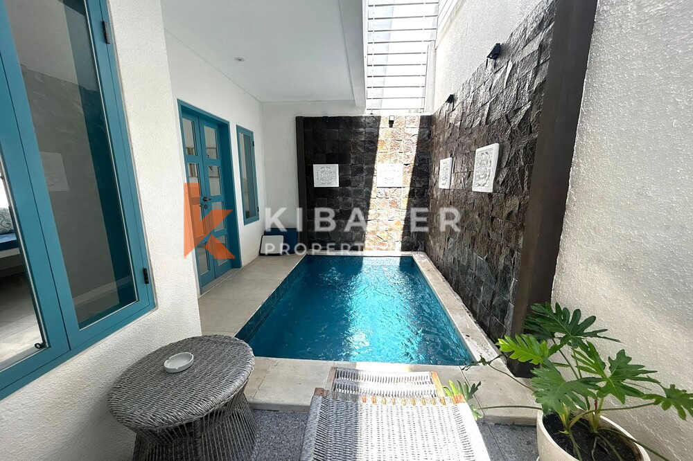 Charming One Bedroom Enclosed Living Room Santorini Villa Situated in Padonan — image 3