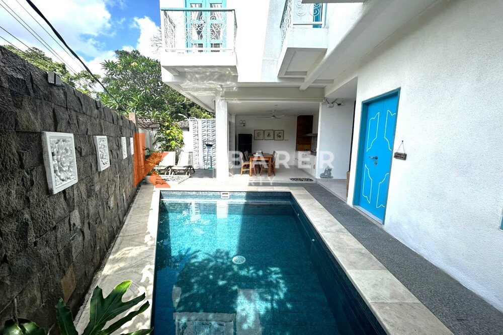 Charming Three-Bedroom Santorini-Style Villa with Enclosed Living Room in Padonan