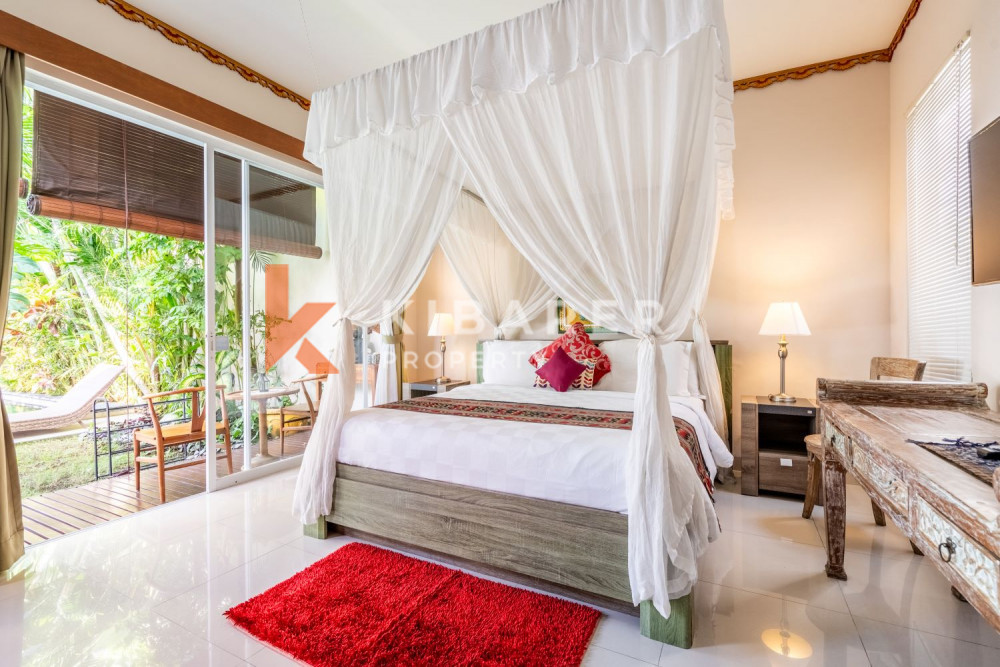 Peaceful Three Bedroom Enclosed Living at Villa Complex Situated in Seminyak — image 12