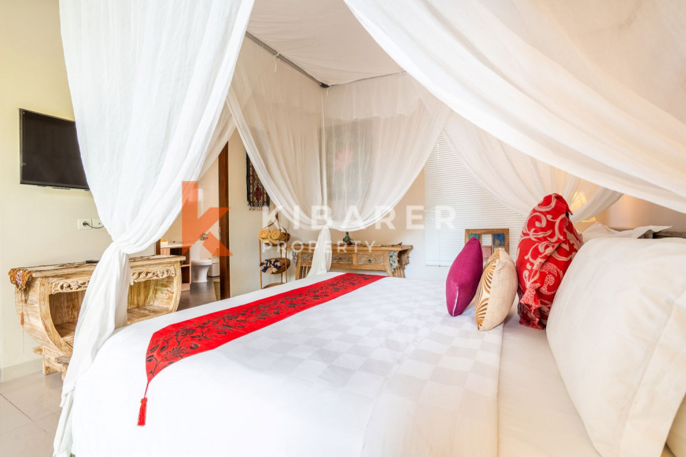 Peaceful Three Bedroom Enclosed Living at Villa Complex Situated in Seminyak — image 18