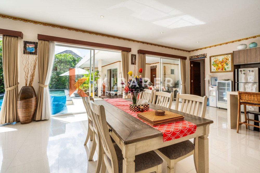 Beautiful Three Bedroom Enclosed Living at Villa Complex in Seminyak — image 8